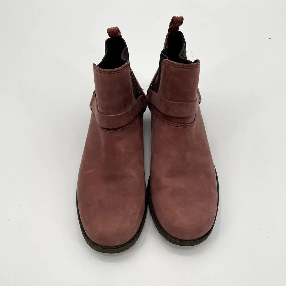 Teva Booties // De La Vina Dos Chelsea Boot in Redwood // 6.5